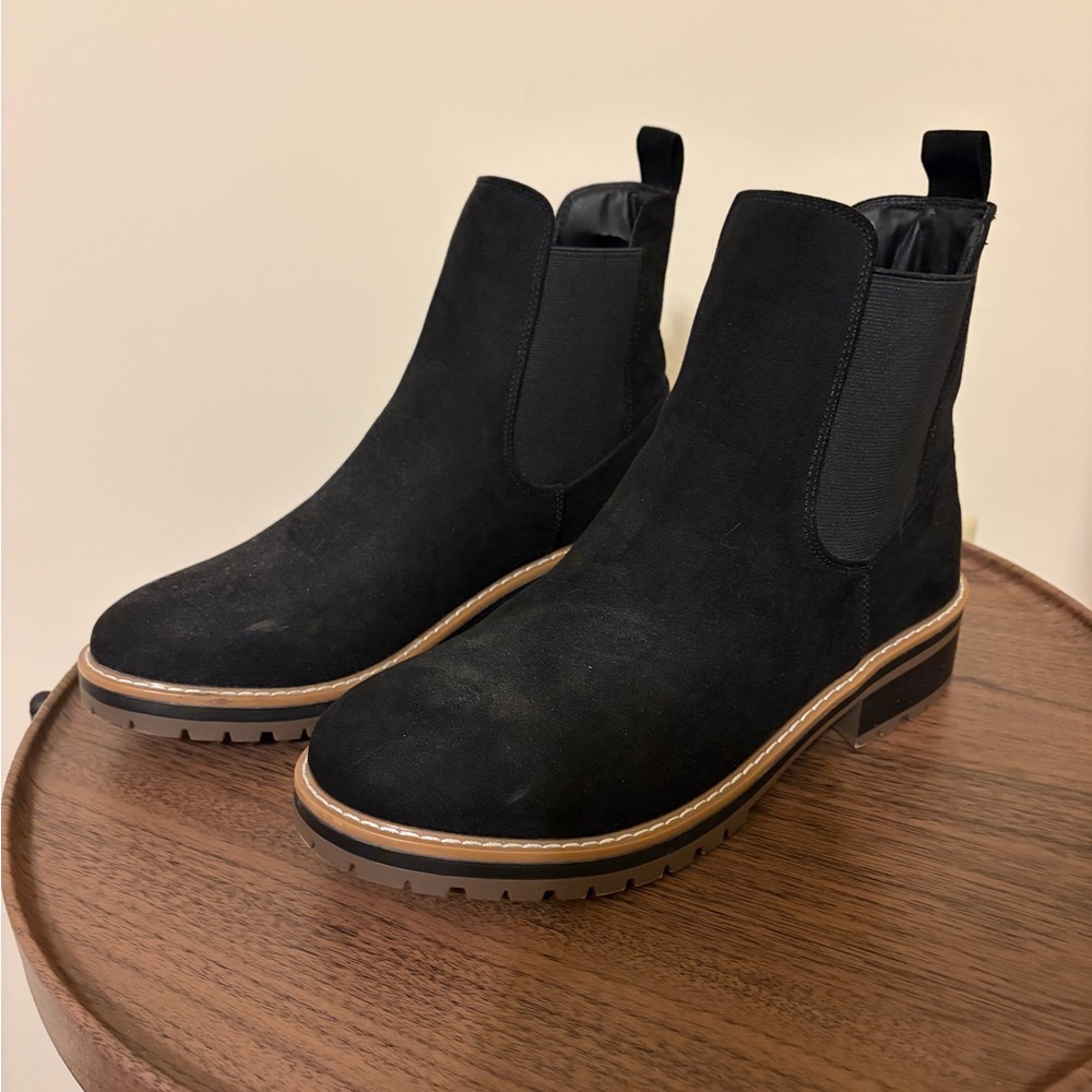 *NWOT* Black Chelsea Ankle Boots for Women